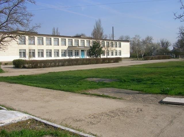 Дочь крымского чиновника избила свою учительницу Дочь крымского чиновника избила свою учительницу