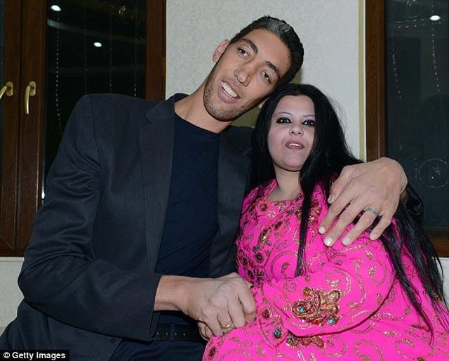 Найвищий чоловік планети одружився Найвищий чоловік планети одружився