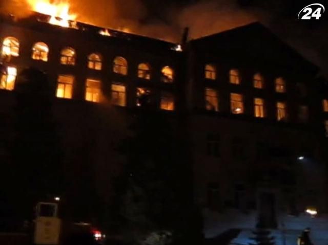 Пожар в университете квалифицировали как "умышленный поджог"