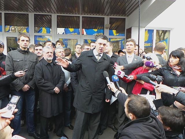 У МВС пояснили: Нардепів у Київраду не впускали регіонали, а не міліція