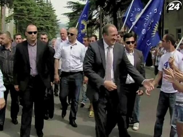 Уверенную победу на выборах президента Грузии празднует Маргвелашвили