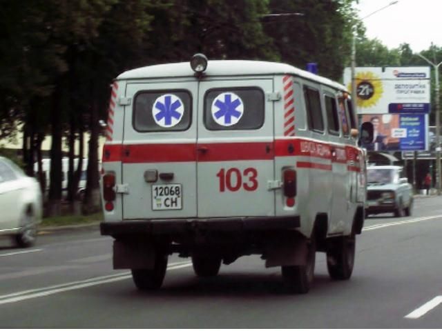 В Симферополе авто влетело в остановку: один человек погиб