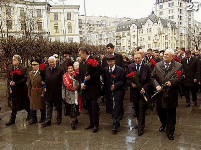 Україна відзначає 69 річницю звільнення від нацистських загарбників Україна відзначає 69 річницю звільнення від нацистських загарбників