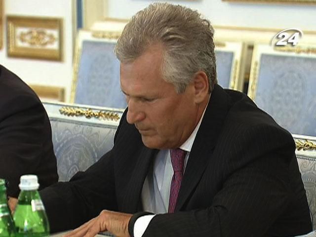 Кокс и Квасневский посетят Украину 29-31 октября Кокс и Квасневский посетят Украину 29-31 октября