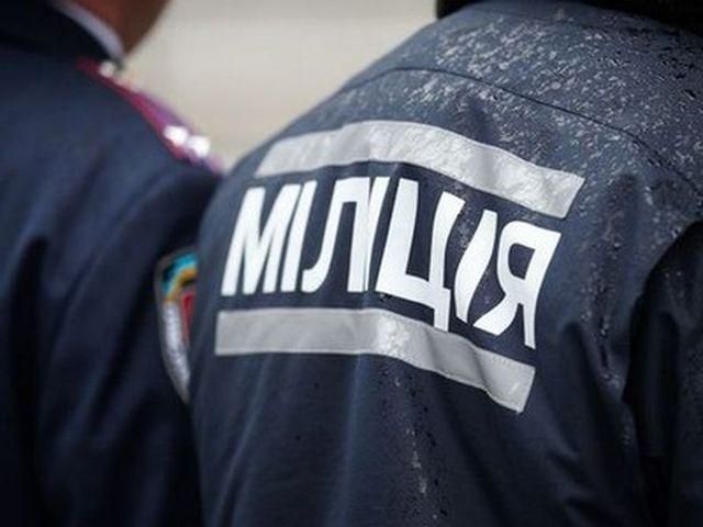 На Житомирщине 5-килограммовый камень проломил череп милиционеру На Житомирщине 5-килограммовый камень проломил череп милиционеру