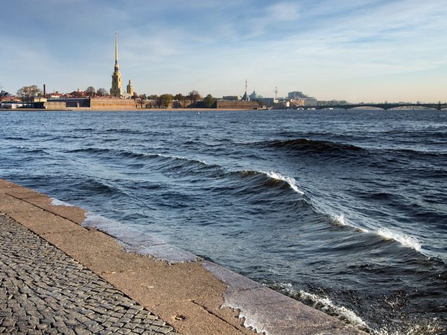 "Святий Юда" вже у Росії: Санкт-Петербург готується до шторму