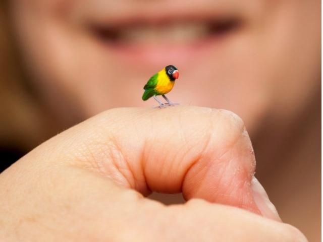 Художница впечатляет миниатюрными фигурками животных (Фото)