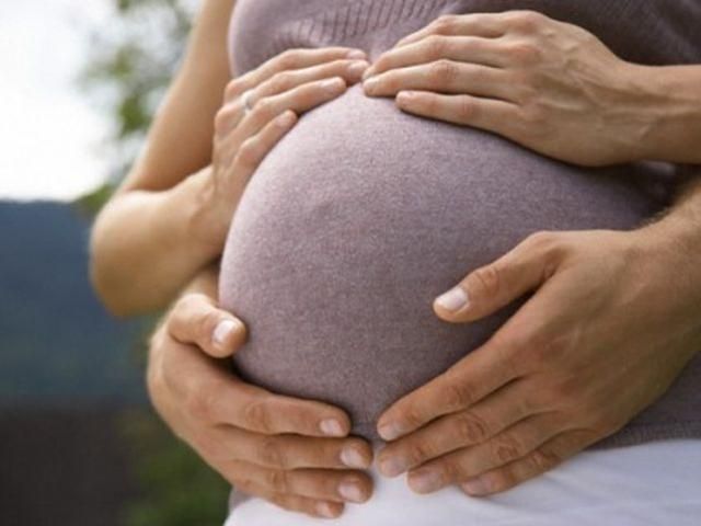 В США специальным законом запретили касаться беременных