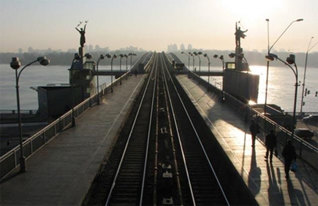 Укрэксимбанк выделит 500 млн. грн. на киевское метро Укрэксимбанк выделит 500 млн. грн. на киевское метро