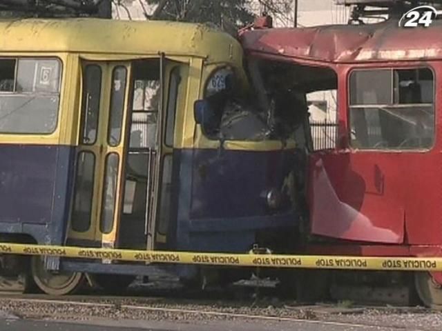 В Боснии столкнулись трамваи: полсотни пострадавших
