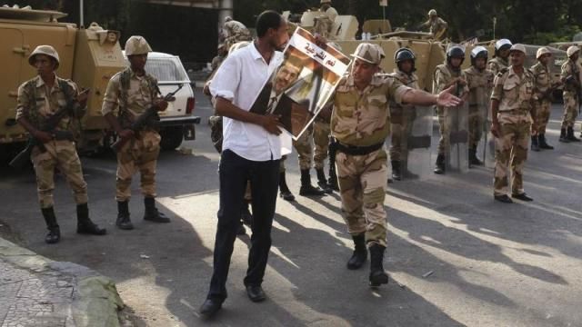 14 ноября в Египте отменят чрезвычайное положение 14 ноября в Египте отменят чрезвычайное положение