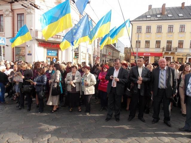 На Буковині пройшло "народне" віче, де підтримали євроінтеграцію