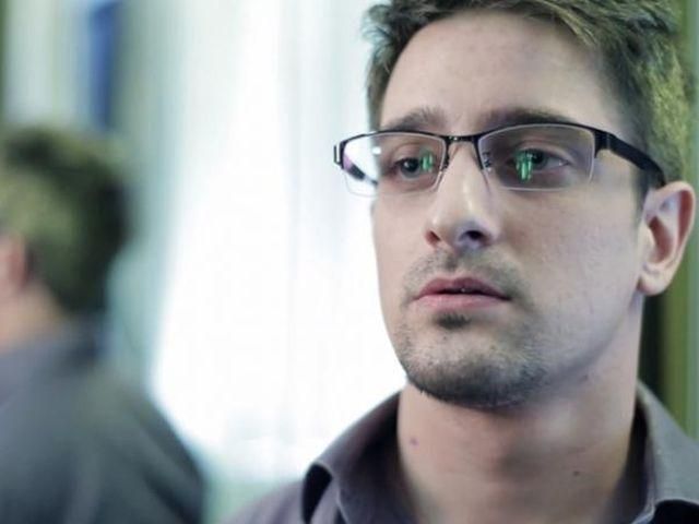 Сноуден показал свой "Манифест правды" Сноуден показал свой "Манифест правды"