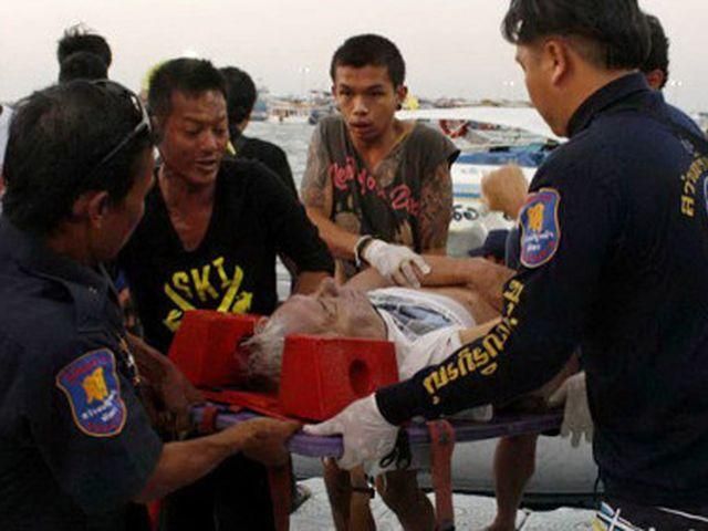 У Таїланді вдалося врятувати 209 людей, які перебували на затонулому поромі