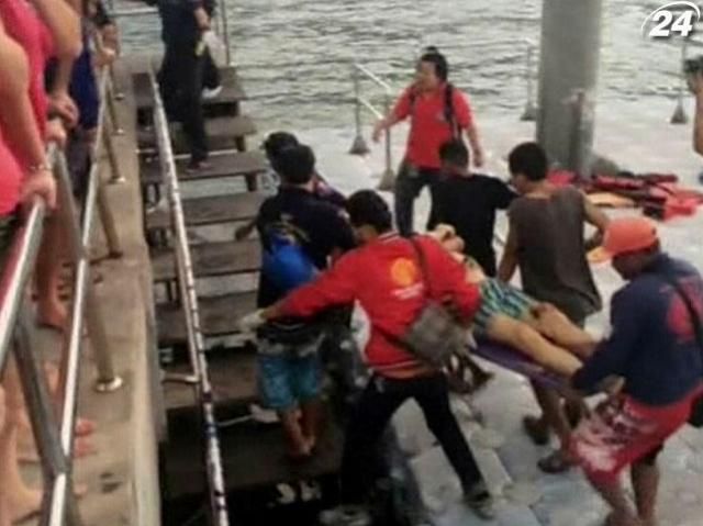 Внаслідок аварії порома у Таїланді загинуло 7 людей Внаслідок аварії порома у Таїланді загинуло 7 людей