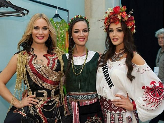 "Міс Україна Всесвіт" показала національний костюм (Фото) 