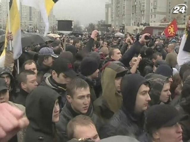 У Росії відбувся марш націоналістів: не обійшлося без нацистських гасел У Росії відбувся марш націоналістів: не обійшлося без нацистських гасел