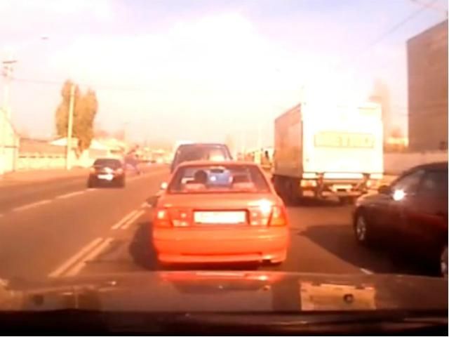 Мажор на Bentley насмерть сбил юношу (Видео) Мажор на Bentley насмерть сбил юношу (Видео)