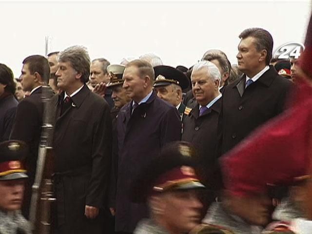 Чотири президенти поклали квіти до могили Невідомого солдата