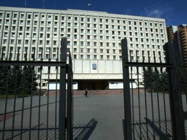 С декабрьских перевыборов снялся первый кандидат С декабрьских перевыборов снялся первый кандидат