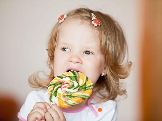 Неймовірні реакції дітей на заяву батьків "ми з'їли всі твої цукерки" (Відео) Неймовірні реакції дітей на заяву батьків "ми з'їли всі твої цукерки" (Відео)