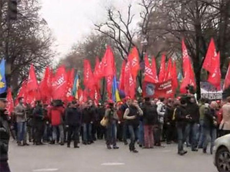 В Совет направляются колонны УДАРа и "Батькивщины" (Фото. Видео)