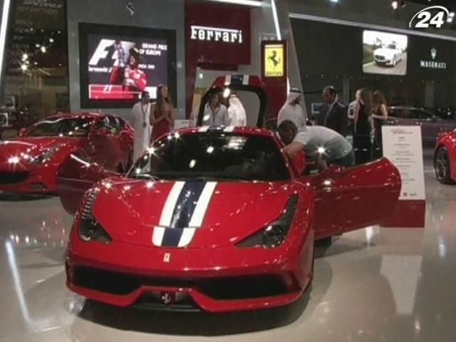 На Дубайському автосалоні презентують авто з діамантами На Дубайському автосалоні презентують авто з діамантами