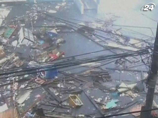 У Філіппінах рекордний тайфун: авіасполучення скасовано