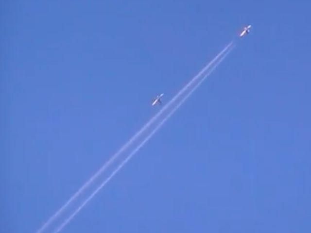 На Львовщине самолеты с пассажирами на борту соревновались на скорость в небе (Видео)