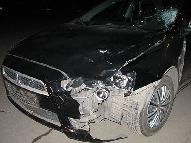 На Луганщине женщины на Mitsubishi сбили насмерть пешехода и скрылись На Луганщине женщины на Mitsubishi сбили насмерть пешехода и скрылись