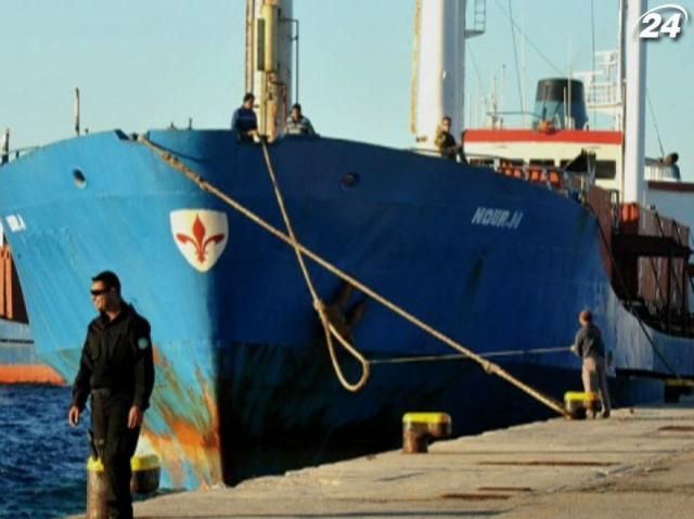 МЗС перевіряє інформацію про затримане зі зброєю судно з України