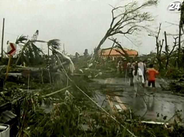 Тайфун на Філіппінах забрав життя 1400 людей, - Червоний Хрест