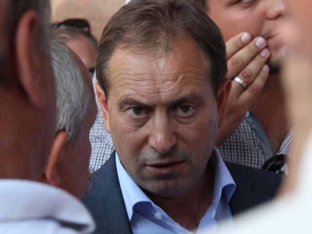 Янукович нібито "бореться" за євроінтеграцію, а регіонали заважають йому, - Томенко Янукович нібито "бореться" за євроінтеграцію, а регіонали заважають йому, - Томенко