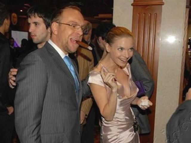 Окунська запевняє, що жила з Власенком як у пеклі Окунська запевняє, що жила з Власенком як у пеклі