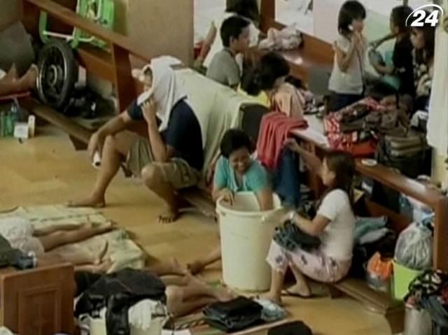 После стихии Филиппины накрыла волна мародерства После стихии Филиппины накрыла волна мародерства