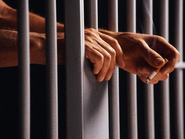 Экс-спасатель изнасиловал бывшую невесту и убил ее мать Экс-спасатель изнасиловал бывшую невесту и убил ее мать