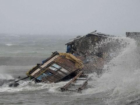 МИД уверяет, что тайфун Хайян не задел украинцев МИД уверяет, что тайфун Хайян не задел украинцев