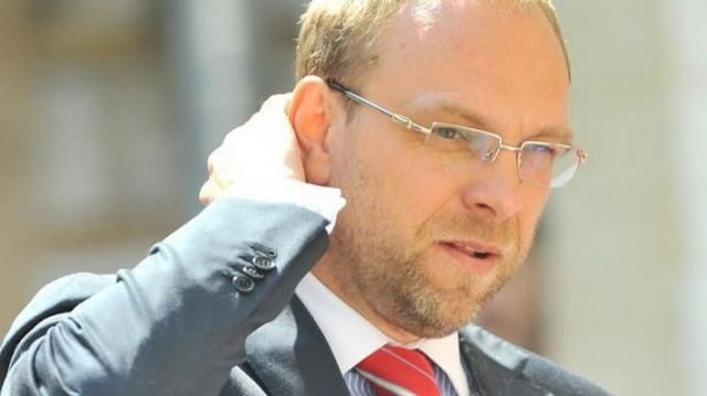 Суд відпустив Власенка під заставу Суд відпустив Власенка під заставу