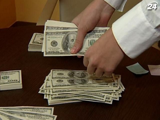 Нацбанк обіцяє не чіпати валютні депозити українців Нацбанк обіцяє не чіпати валютні депозити українців