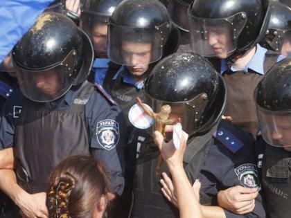 Київську мерію посилено охороняють - 13 листопада 2013 - Телеканал новин 24 Київську мерію посилено охороняють - 13 листопада 2013 - Телеканал новин 24