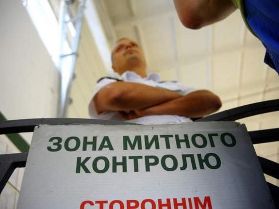 На митниці вимагають платити данину Партії регіонів, - Тиждень.ua