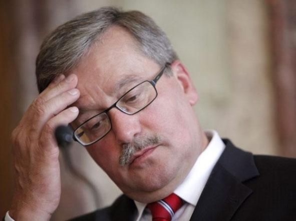 Коморовский извинился перед Россией за польских хулиганов Коморовский извинился перед Россией за польских хулиганов