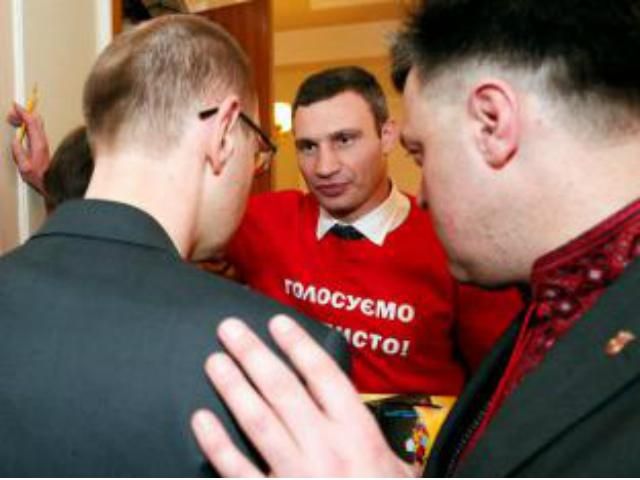Кличко вважає, що Яценюку і Тягнибоку не варто йти у президенти  