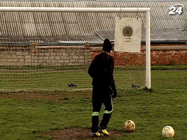 Буковинець 13 разів поспіль влучив м’ячем у "дев'ятку" Буковинець 13 разів поспіль влучив м’ячем у "дев'ятку"