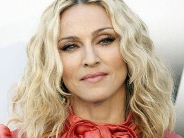 Мадонна просить звільнити активістів Greenpeace Мадонна просить звільнити активістів Greenpeace