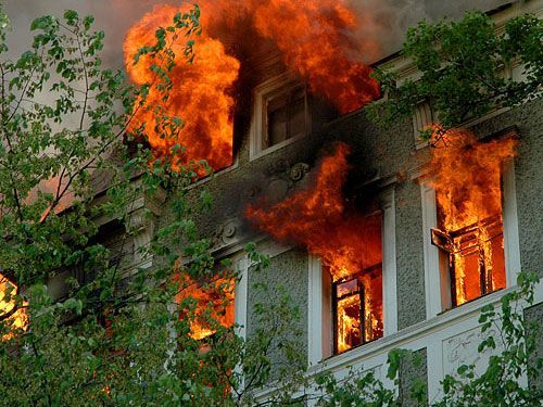 На Донеччині горіла багатоповерхівка: дві людини загинули На Донеччині горіла багатоповерхівка: дві людини загинули