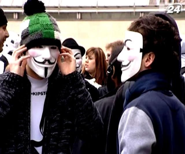 Хакеры из Anonymous уже год атакуют компьютеры правительства США