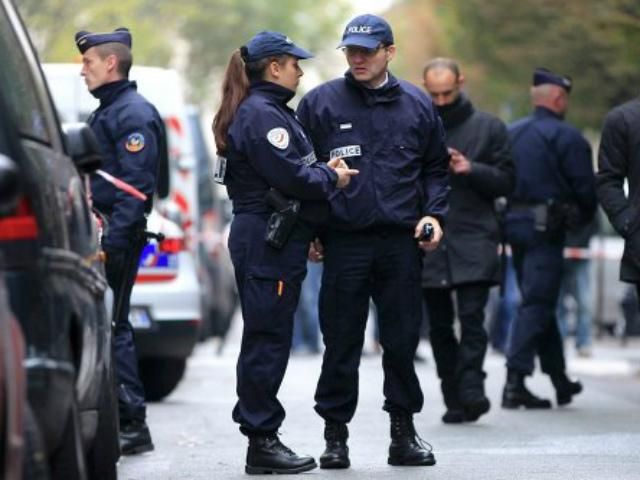 Нападавший устроил стрельбу в редакции парижской газеты