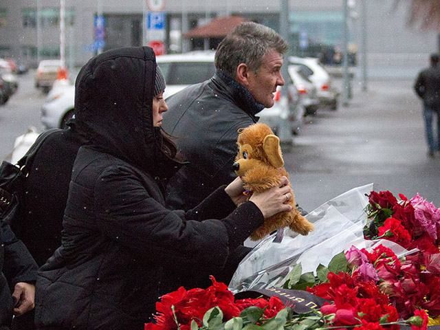 Аэропорт Казани возобновил работу после трагедии, унесшей жизни 50 человек