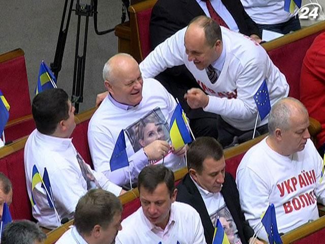 В останній тиждень перед самітом українські депутати не можуть дійти згоди